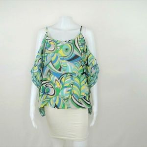 Beautiful Jennifer Lopez Soft Flowy Summer Cold Shoulder Top High Low